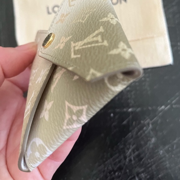 Louis Vuitton Kirigami Pouch - Picture 5 of 9